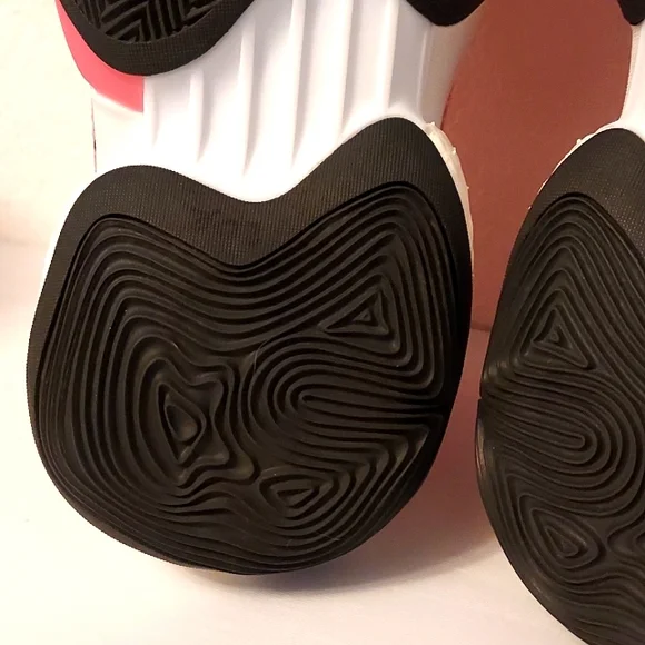 Men's Pharrell Williams Sneakers - Picture 8 of 10